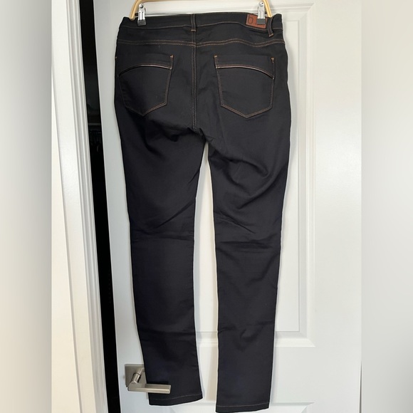 B young skinny jeans size 33 item 04-06 - Picture 4 of 6